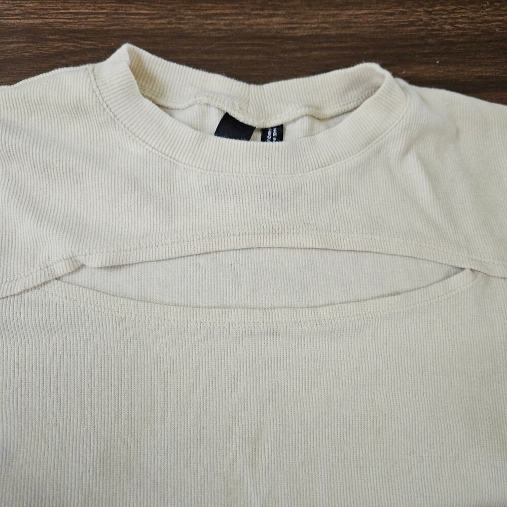 Ninth Hall Cuddie Birch Cream Cut Out Crop  Baby T-Shirt Size XL - Picture 4 of 6